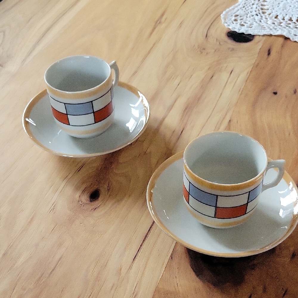 Set of 2 Vintage Art Deco Lusterware Teacups & Saucers - Germany 37